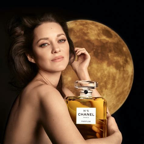 marion cotillard chanel makeup|chanel no 5 advert christmas.